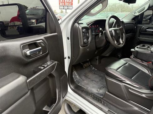 Used 2019 Chevrolet Silverado 1500 Custom Trail Boss w/ Custom Convenience Package image 24