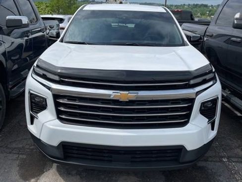 Used 2025 Chevrolet Traverse LT w/ LPO, Floor Liner Package AWD/4WD image 3