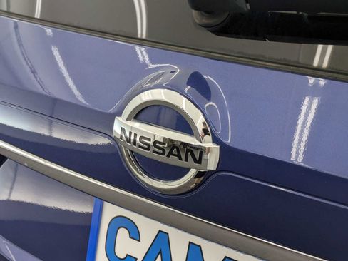 Used 2018 Nissan Rogue SV AWD/4WD image 12