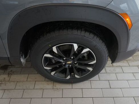 Used 2021 Chevrolet TrailBlazer LT w/ Sun and Liftgate Package image 14