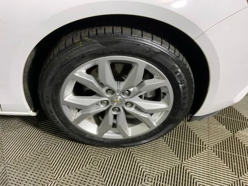Used 2018 Chevrolet Impala LT FWD image 35