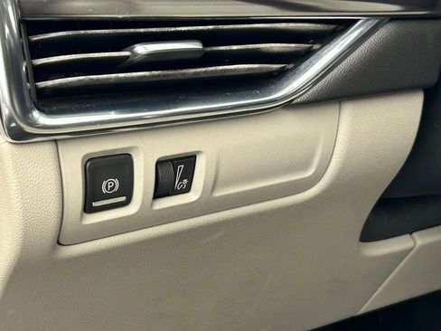 Used 2019 Cadillac XT4 Luxury image 17