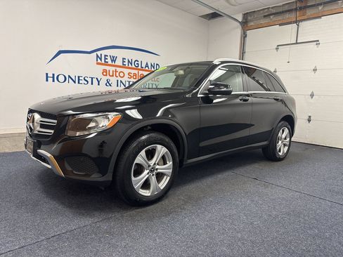 Used 2018 Mercedes-Benz GLC 300 4MATIC w/ Multimedia Package image 1