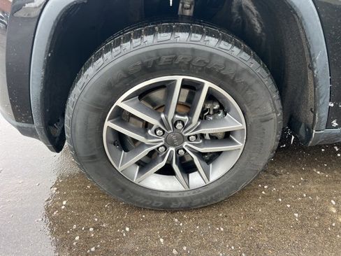 Used 2022 Jeep Grand Cherokee Limited image 9