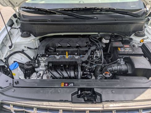 Used 2025 Hyundai Venue SEL FWD image 29