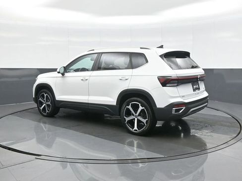 Used 2026 Volkswagen Taos SEL image 5