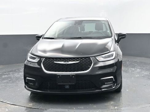 Used 2024 Chrysler Pacifica Touring-L image 24