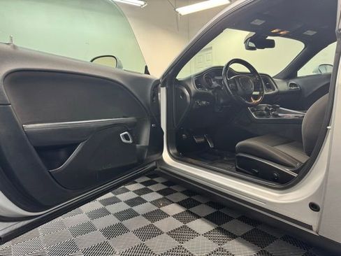 Used 2022 Dodge Challenger R/T image 11