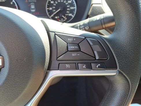 Used 2025 Nissan Altima 2.5 SV FWD image 21