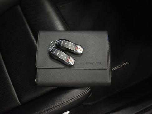 Used 2018 Porsche 718 Cayman S RWD image 6