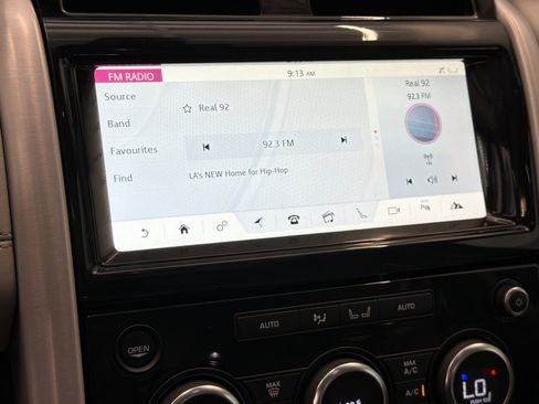 Used 2017 Land Rover Discovery HSE AWD/4WD image 22