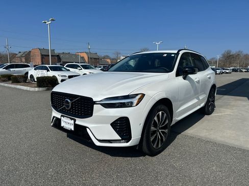 Used 2025 Volvo XC60 B5 Plus image 6
