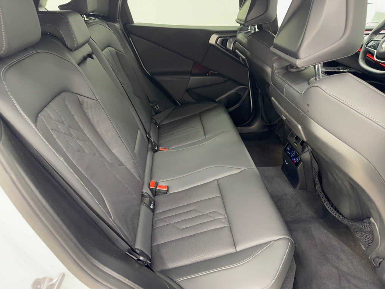 Used 2026 BMW X3 xDrive30i w/ Premium Package AWD/4WD image 29