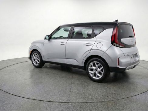 Used 2025 Kia Soul LX w/ LX Technology Package image 6