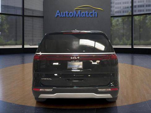 Used 2024 Kia Carnival EX FWD image 10