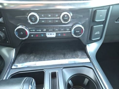 Used 2022 Ford F150 Lariat w/ Equipment Group 502A High image 33