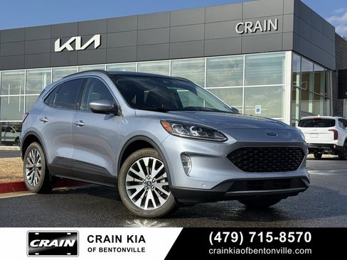 Used 2022 Ford Escape Titanium w/ Class II Trailer Tow Package image 1