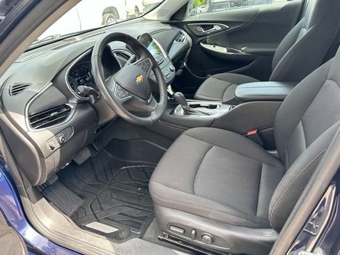 Used 2018 Chevrolet Malibu LT w/ Driver Confidence Package FWD image 10
