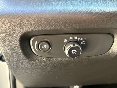 Certified 2023 Chevrolet Traverse LT w/ Rear Camera Mirror Package AWD/4WD image 25