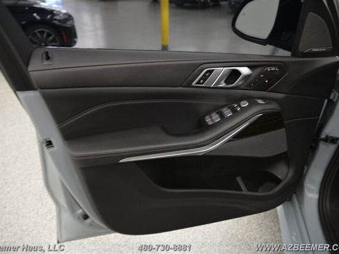 Used 2024 BMW X7 xDrive40i w/ M Sport Package image 39