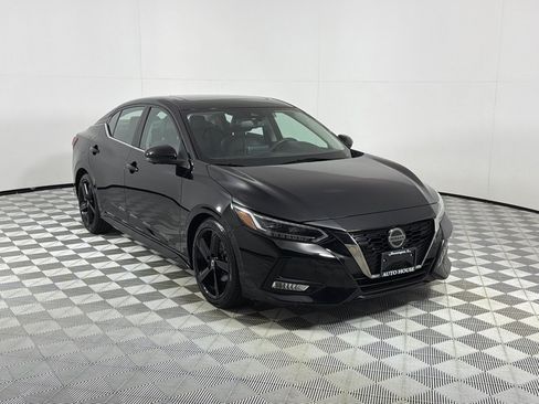 Used 2021 Nissan Sentra SR w/ SR Premium Package FWD image 3
