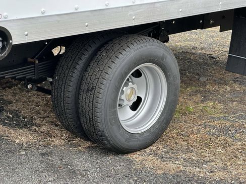 New 2024 Chevrolet Express 4500 Extended w/ Power Convenience Package image 6