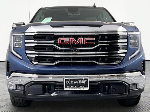 Used 2022 GMC Sierra 1500 SLT w/ SLT Premium Plus Package RWD image 2