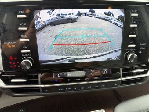 Certified 2024 Toyota Sienna XLE FWD image 27