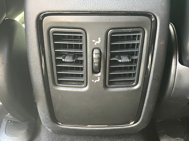 Used 2025 Dodge Durango GT AWD/4WD image 32
