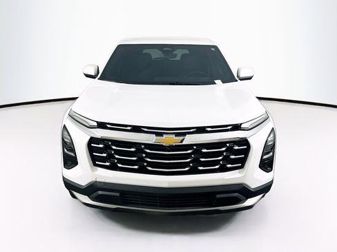 Used 2025 Chevrolet Equinox LT w/ Safety and Technology Package FWD image 2