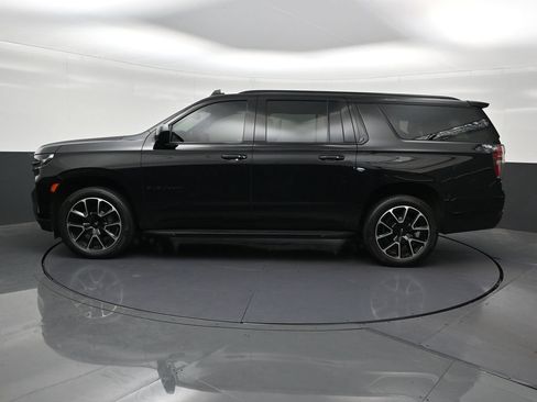 Used 2021 Chevrolet Suburban RST w/ Rear Media and Nav Package RWD image 2