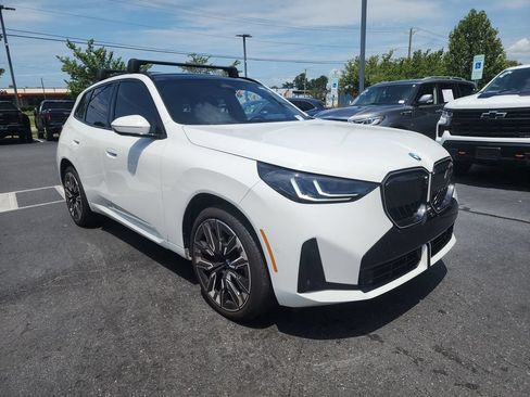 Used 2025 BMW X3 xDrive30i w/ Premium Package AWD/4WD image 2