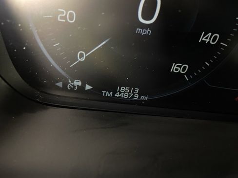 Used 2022 Volvo XC90 T6 Momentum w/ Advanced Package image 22