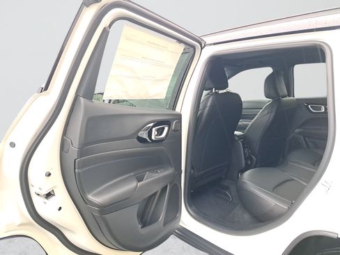 New 2026 Jeep Compass Limited w/ Sun, Sound & Navigation Group AWD/4WD image 12