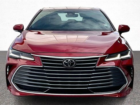 Used 2021 Toyota Avalon Limited image 3