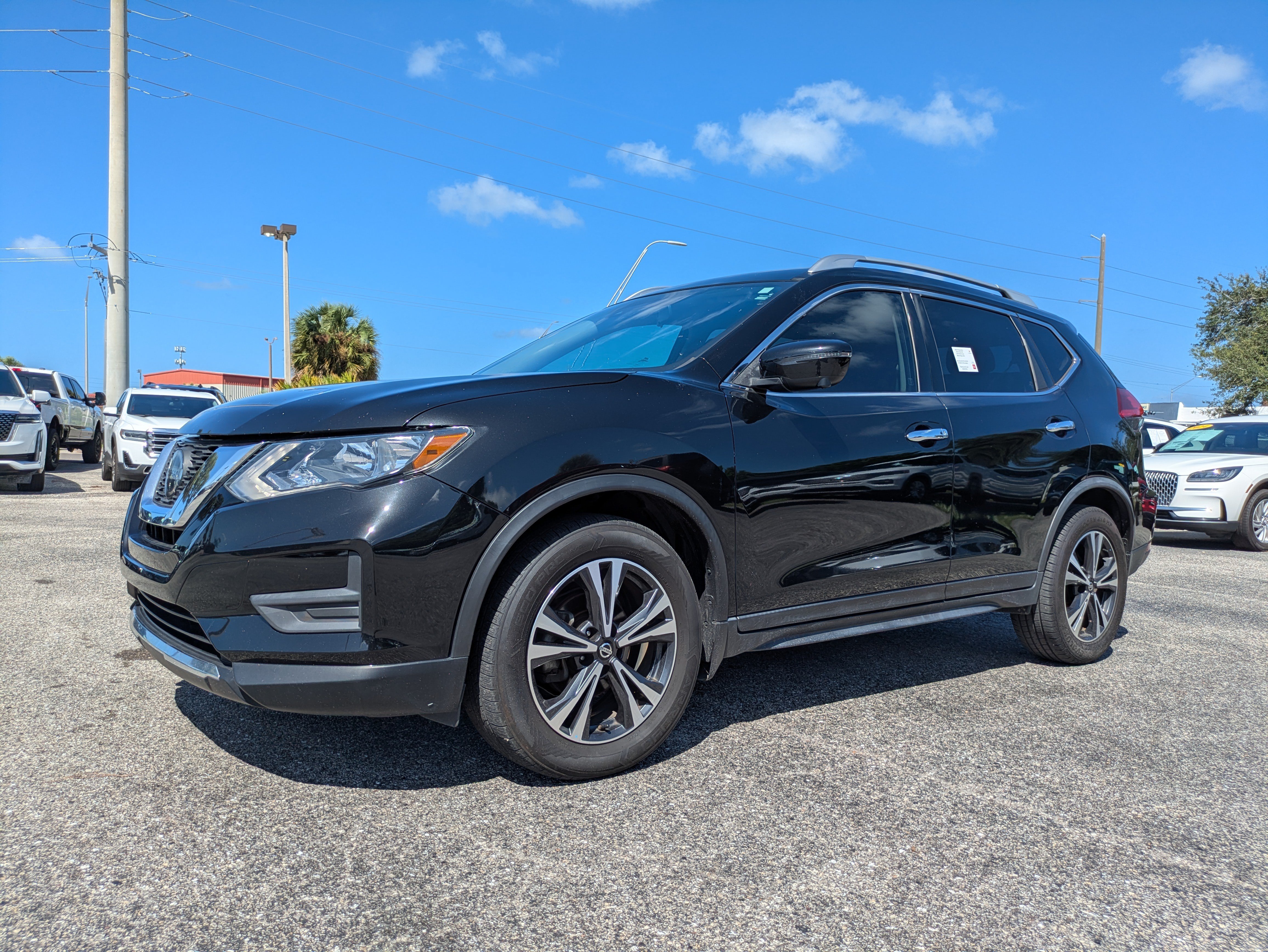 Used 2019 Nissan Rogue SV w/ Premium Package FWD image 8