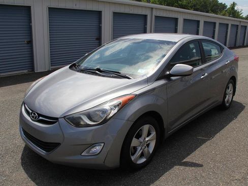 Used 2013 Hyundai Elantra GLS w/ Preferred Pkg FWD image 2