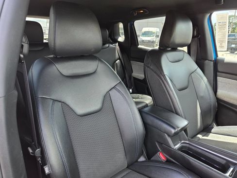 Used 2024 Jeep Compass Latitude AWD/4WD image 28