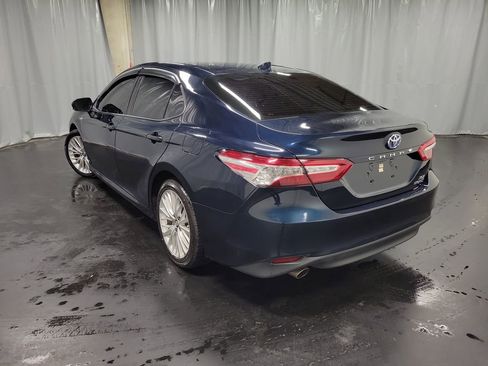 Used 2019 Toyota Camry XLE image 6