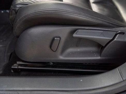 Used 2013 Volkswagen Golf R 4-Door image 18