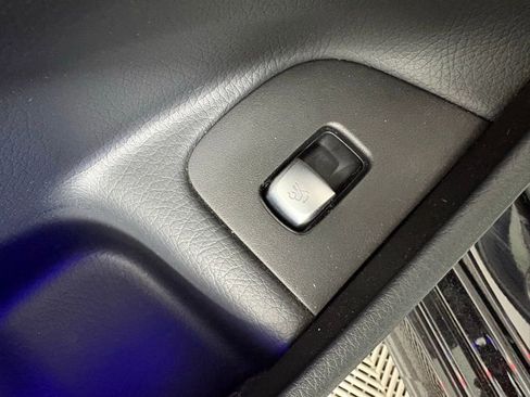 Used 2021 Mercedes-Benz E 350 4MATIC Sedan image 16