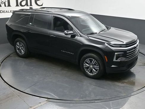 New 2026 Chevrolet Traverse LT w/ Driver Confidence Package FWD image 17