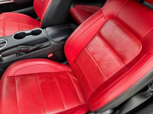 Used 2021 Ford Mustang GT Premium w/ GT Performance Package RWD image 16