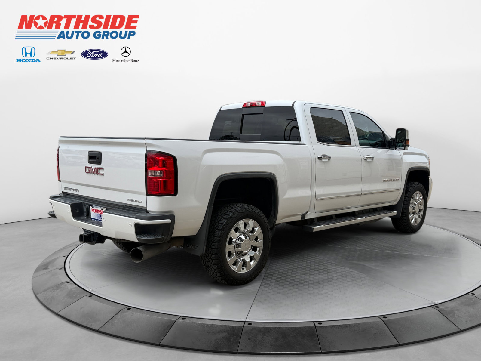 Used 2019 GMC Sierra 2500 Denali w/ Duramax Plus Package AWD/4WD image 7