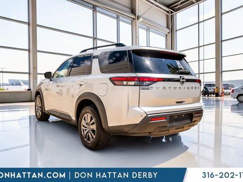 Used 2025 Nissan Pathfinder SV FWD image 27