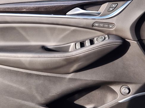 Used 2021 Buick Enclave Avenir w/ Avenir Technology Package image 25