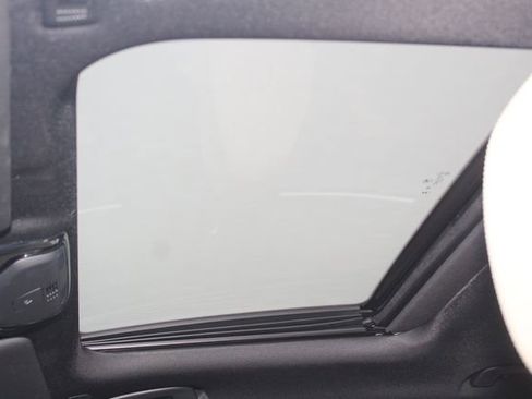 Used 2025 BMW 330i xDrive Sedan w/ M Sport Package image 23