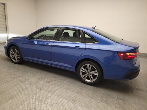 Used 2024 Volkswagen Jetta SE FWD image 3