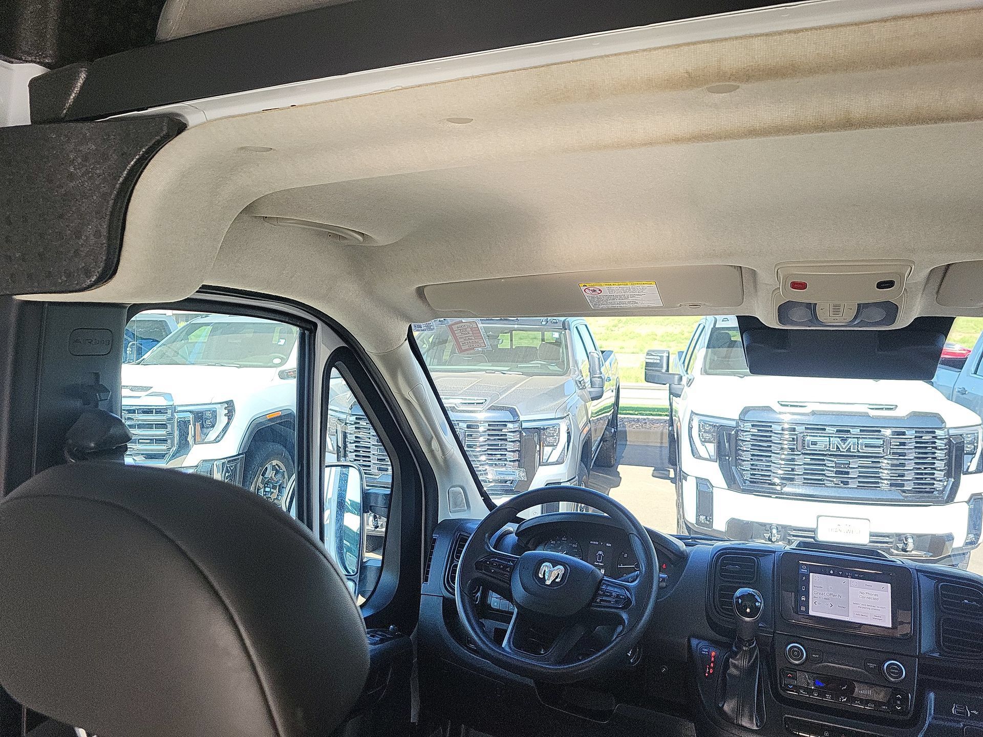 Used 2025 RAM ProMaster 2500 w/ Convenience Group FWD image 3