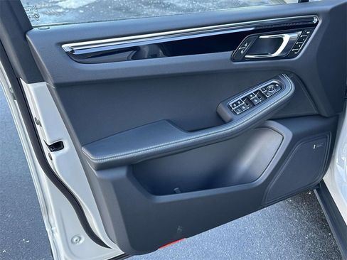 New 2026 Porsche Macan S image 18